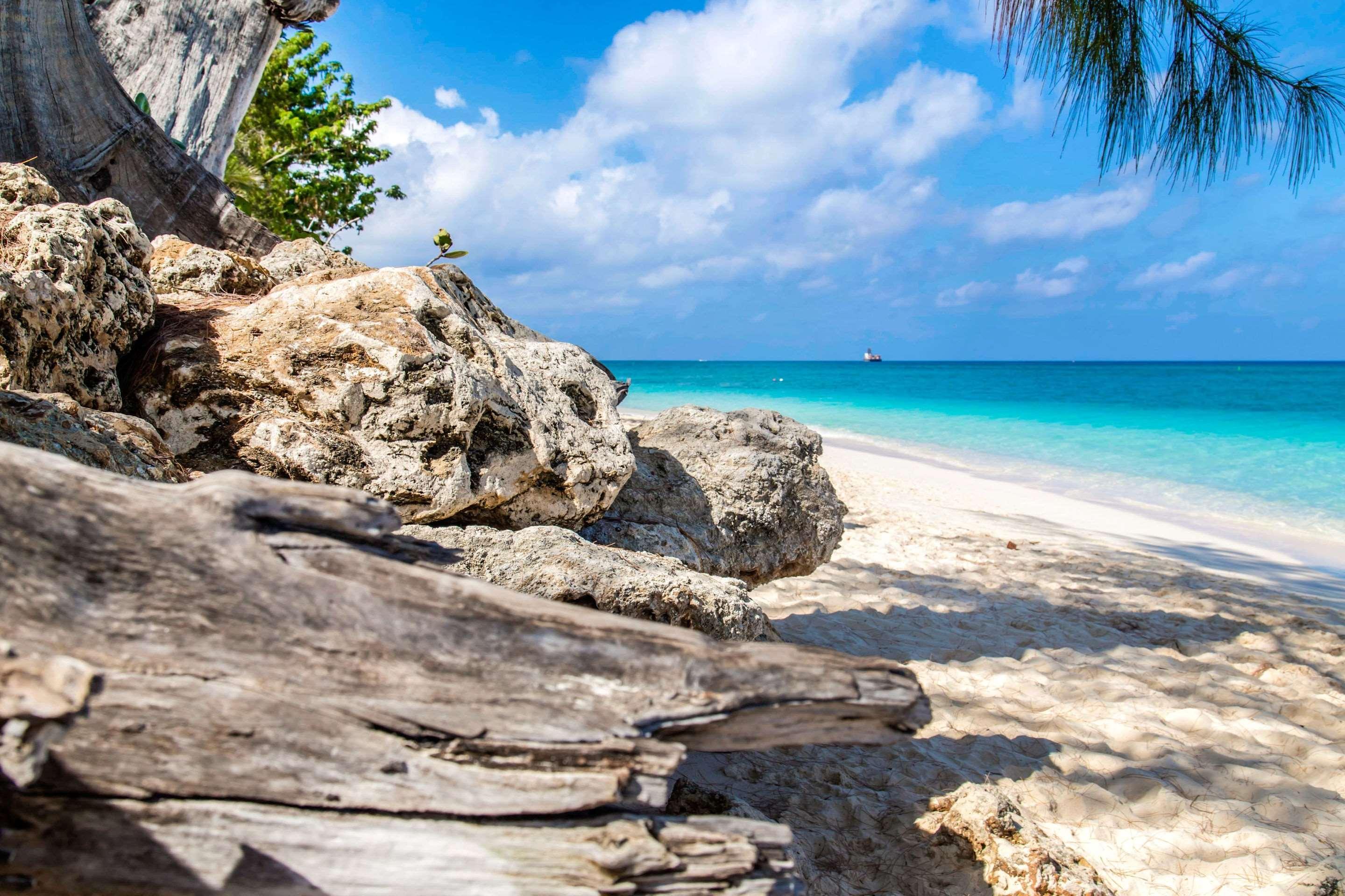 ג'ורג' טאון Hampton By Hilton Grand Cayman Seven Mile Beach מראה חיצוני תמונה