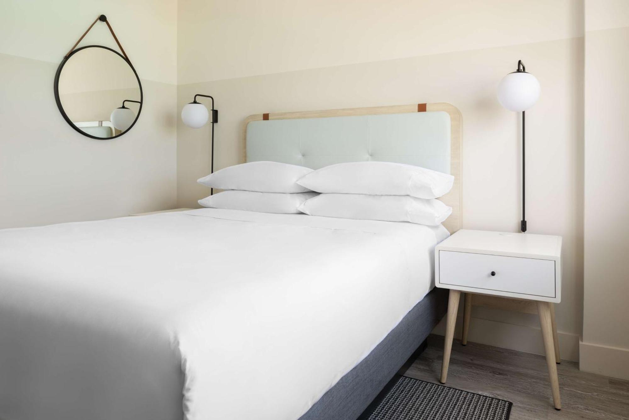 ג'ורג' טאון Hampton By Hilton Grand Cayman Seven Mile Beach מראה חיצוני תמונה