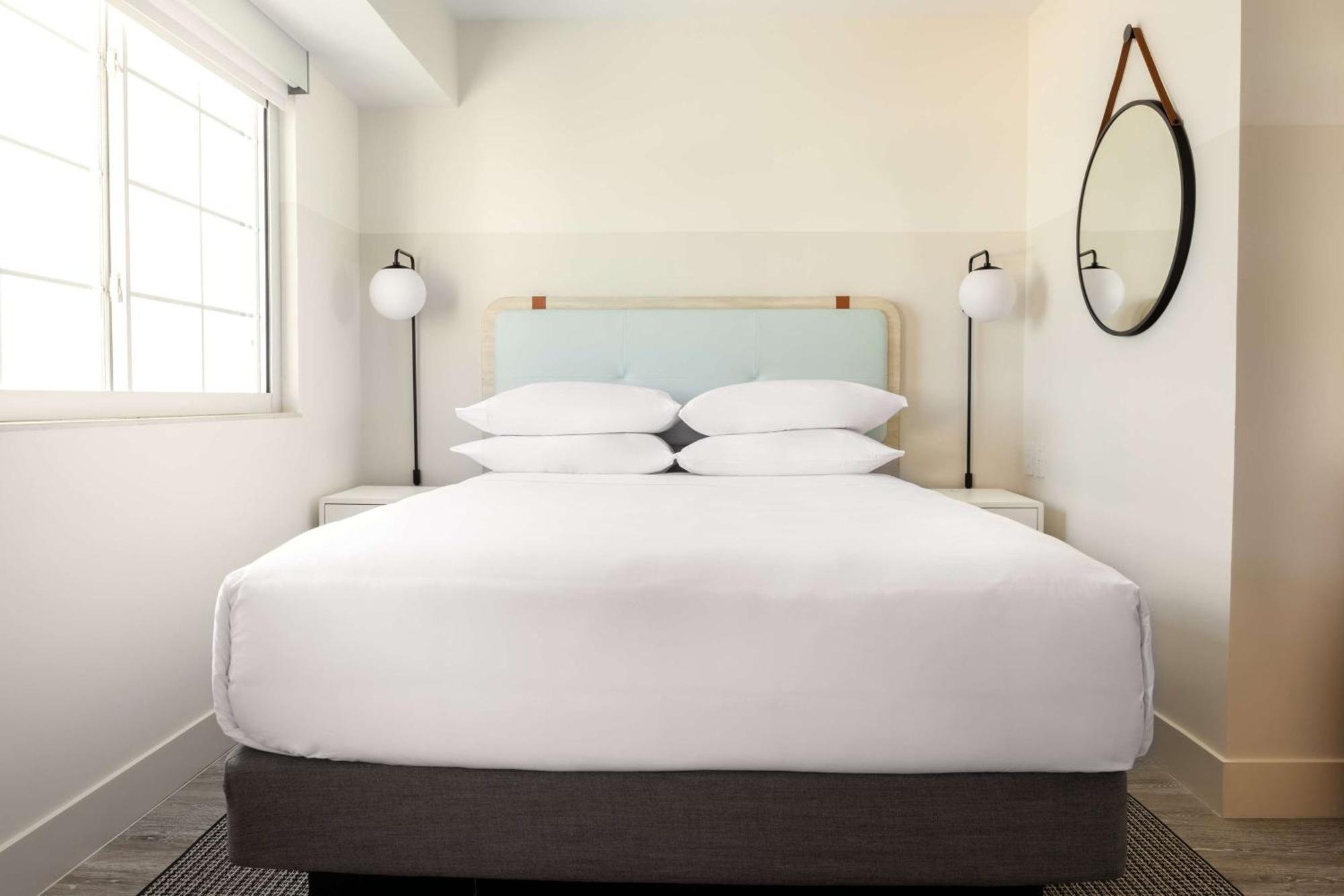 ג'ורג' טאון Hampton By Hilton Grand Cayman Seven Mile Beach מראה חיצוני תמונה