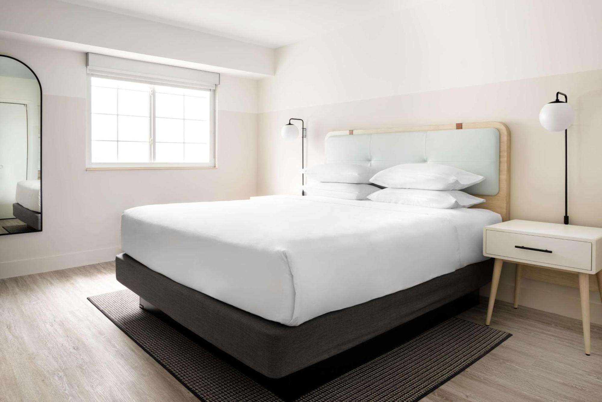 ג'ורג' טאון Hampton By Hilton Grand Cayman Seven Mile Beach מראה חיצוני תמונה