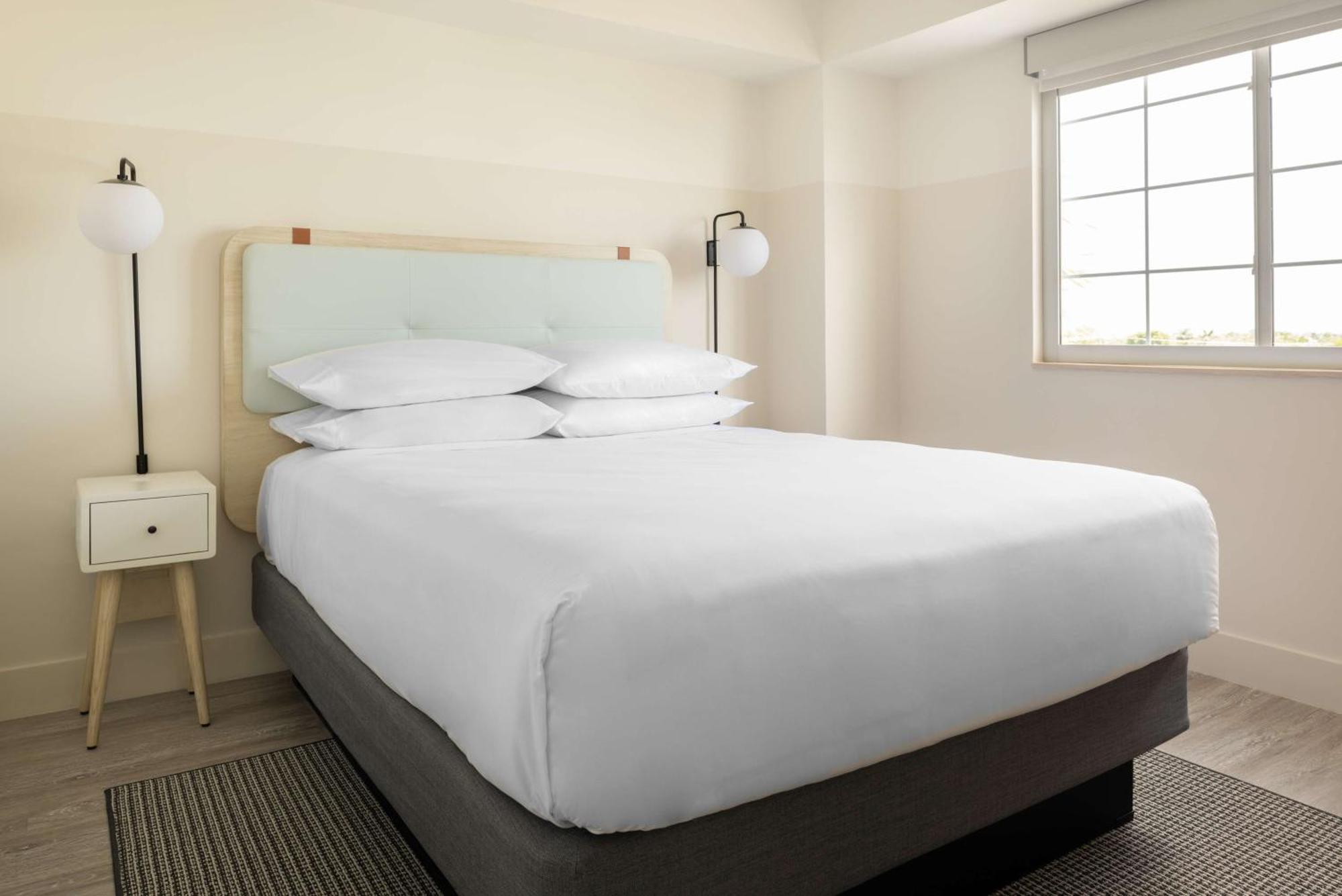 ג'ורג' טאון Hampton By Hilton Grand Cayman Seven Mile Beach מראה חיצוני תמונה