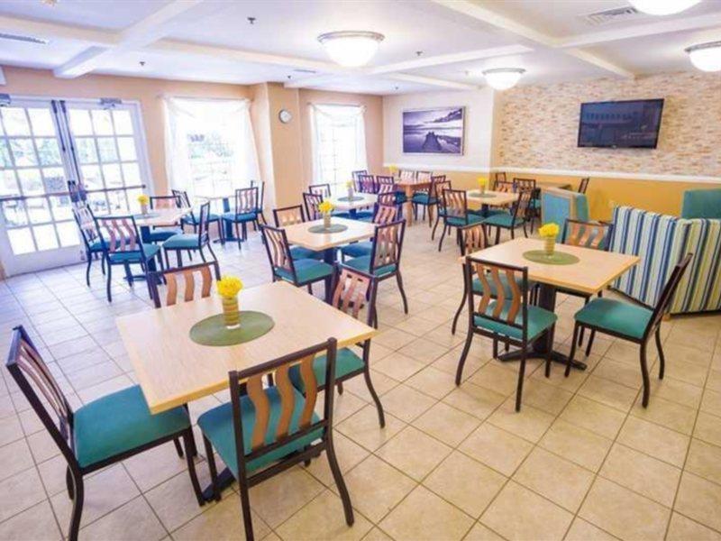 ג'ורג' טאון Hampton By Hilton Grand Cayman Seven Mile Beach מראה חיצוני תמונה