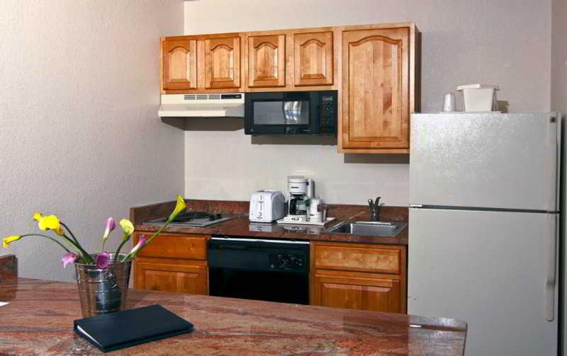 ג'ורג' טאון Hampton By Hilton Grand Cayman Seven Mile Beach מראה חיצוני תמונה